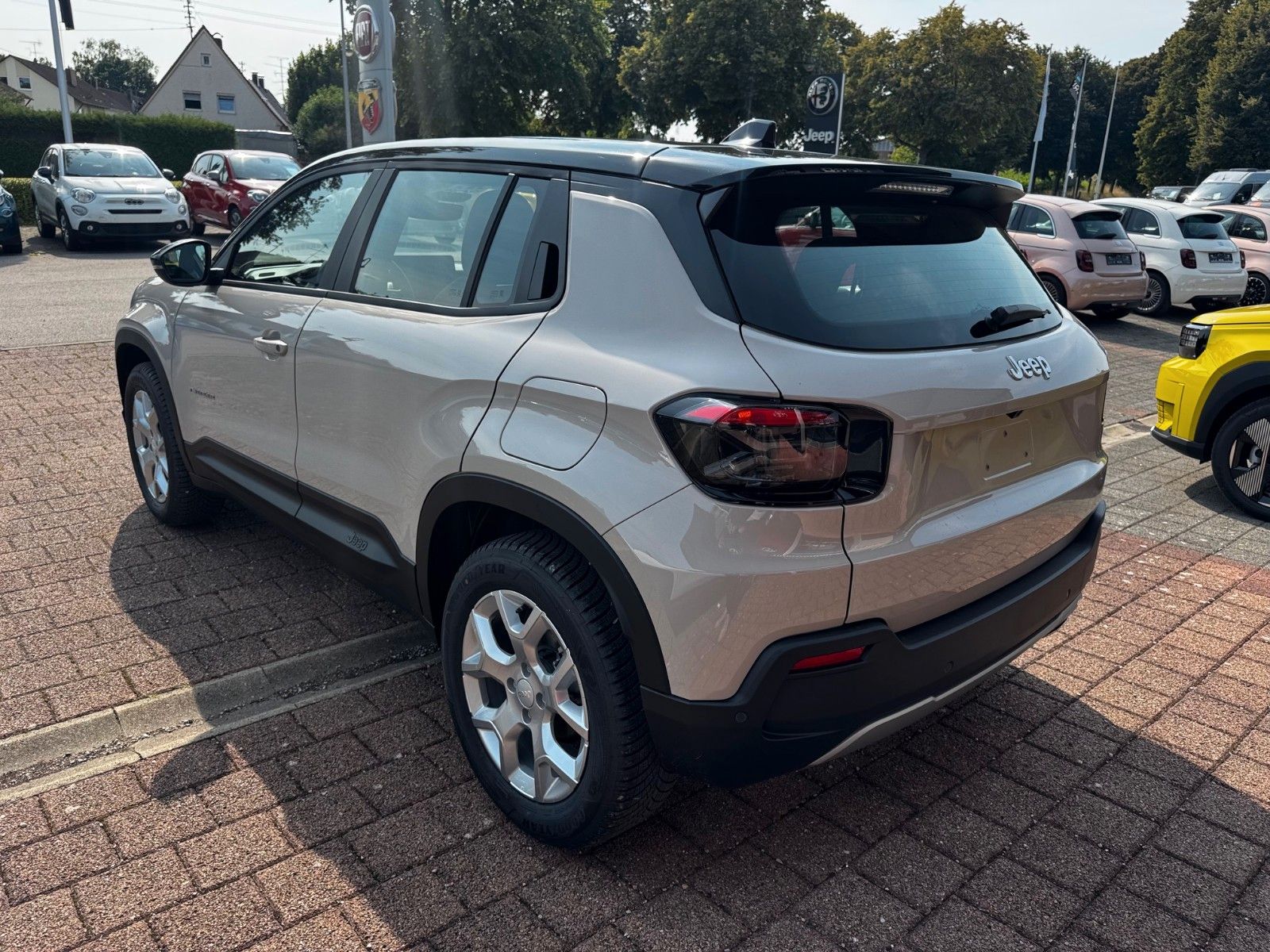 Fahrzeugabbildung Jeep Avenger 1.2 Altitude Benziner NAVI KAMERA SITZHG