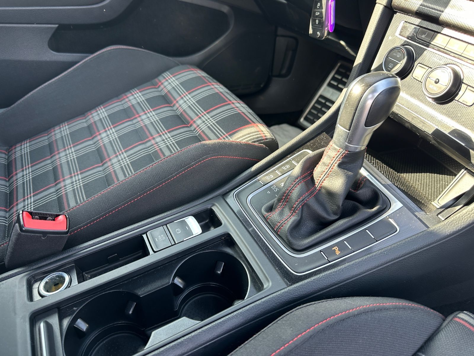 Volkswagen Golf VII 2.0 TSI DSG GTI Lim.*BI-XENON* foto 21