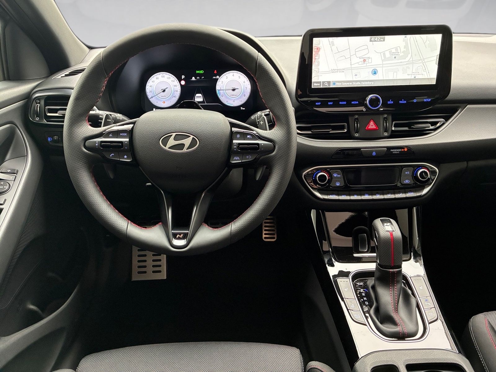 Fahrzeugabbildung Hyundai i30 1.6 T-GDI N Line Kamera,LED,Navi,Pano,SHZ,SD