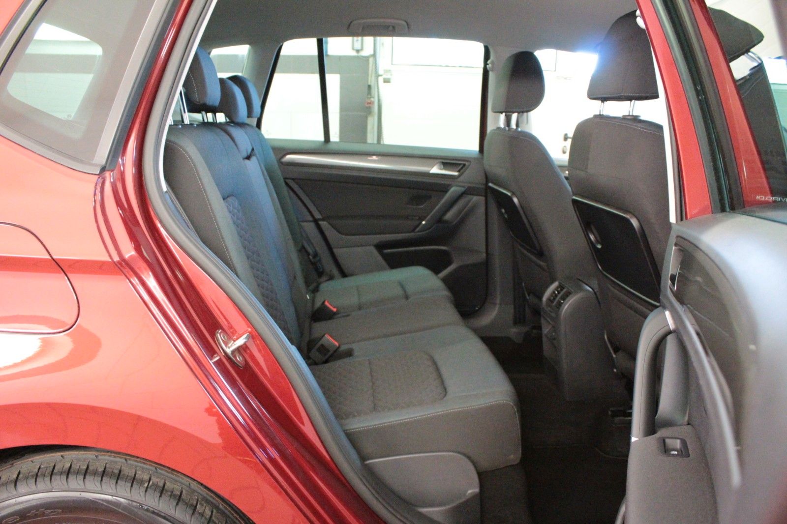 Fahrzeugabbildung Volkswagen Golf Sportsvan 1.0 TSI OPF IQ.DRIVE