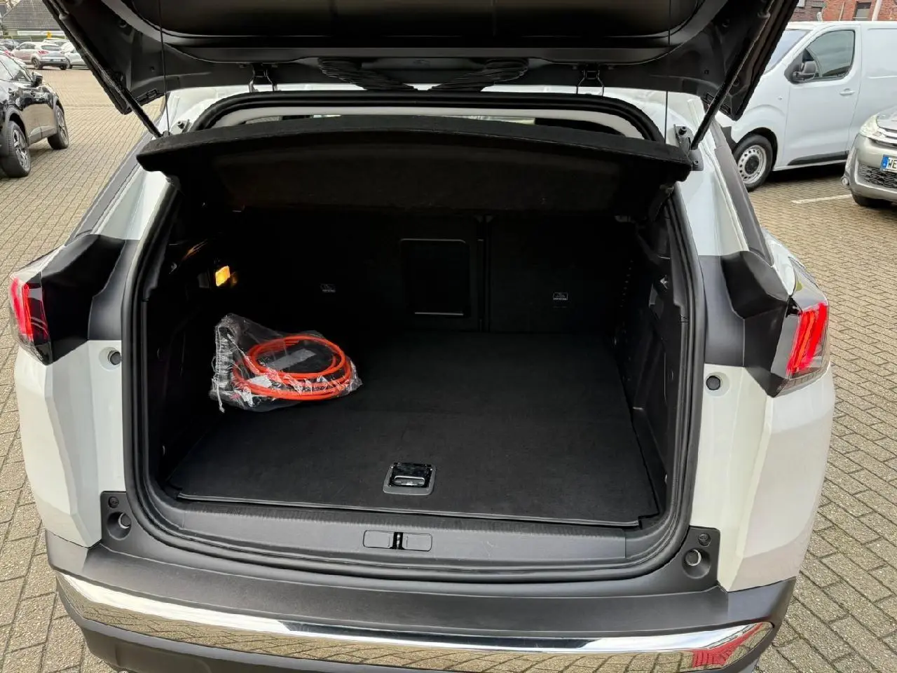 Peugeot 3008 Hybrid 225 Allure Pack