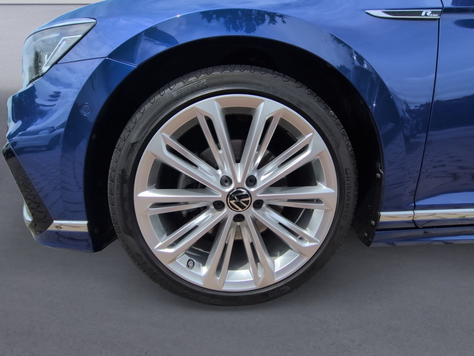 Passat Variant 2.0 TDI DSG 4-Motion R-Line LEDER