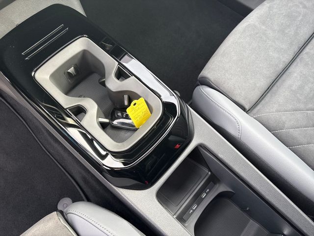 ID.4 PRO IQ.LIGHT+AHK+KAMERA+PANO+AUGMENTED HUD+