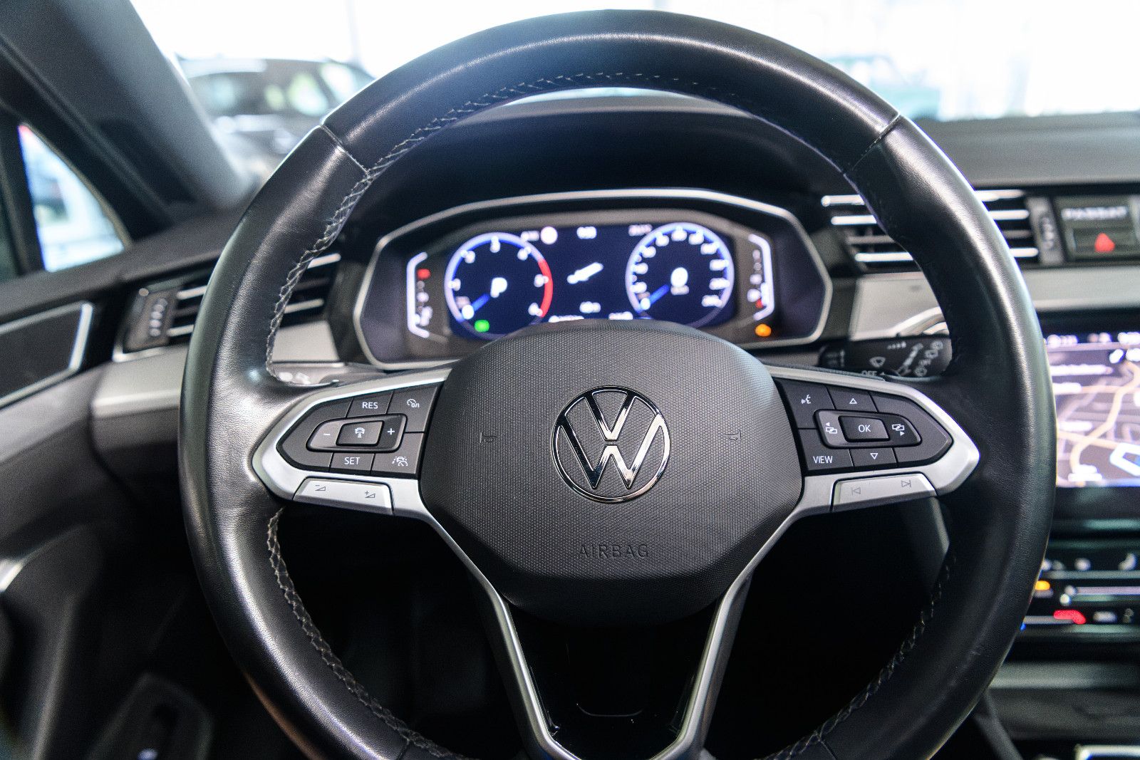Fahrzeugabbildung Volkswagen Passat Business 2.0 TDI +Massage +Pano *Kamera