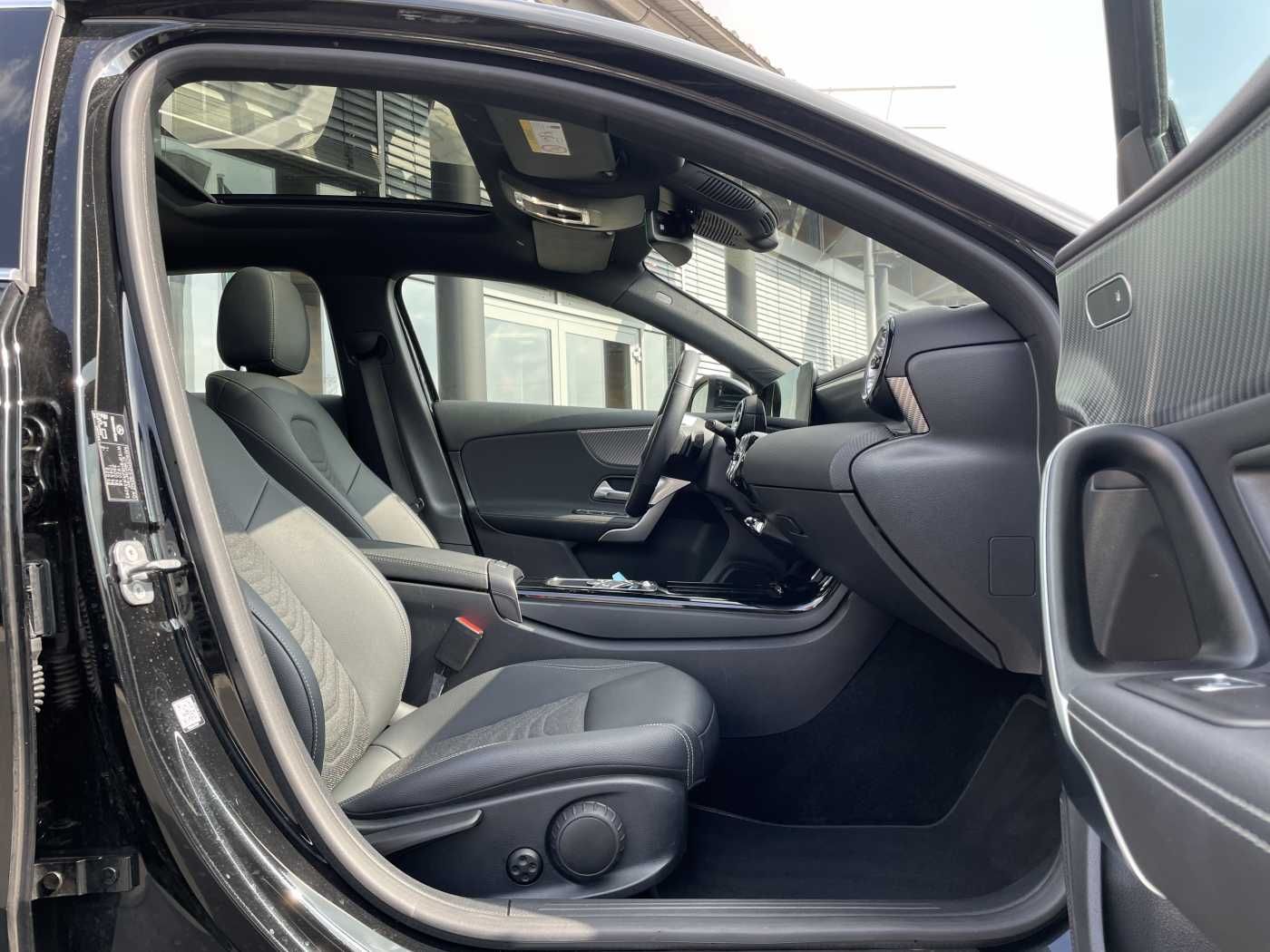 Fahrzeugabbildung Mercedes-Benz A 200 Progressive Pano+R-Kamera+LED+ MBUX+Lenkra