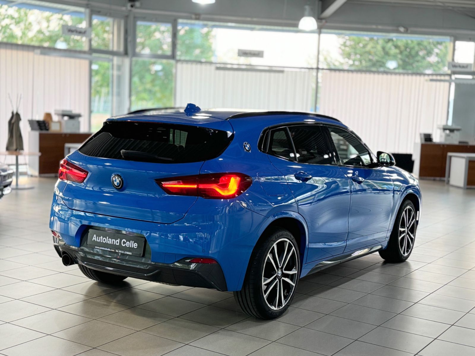 Fahrzeugabbildung BMW X2 sD18i M Sport LED ParkAssist DAB Navi 19Zoll