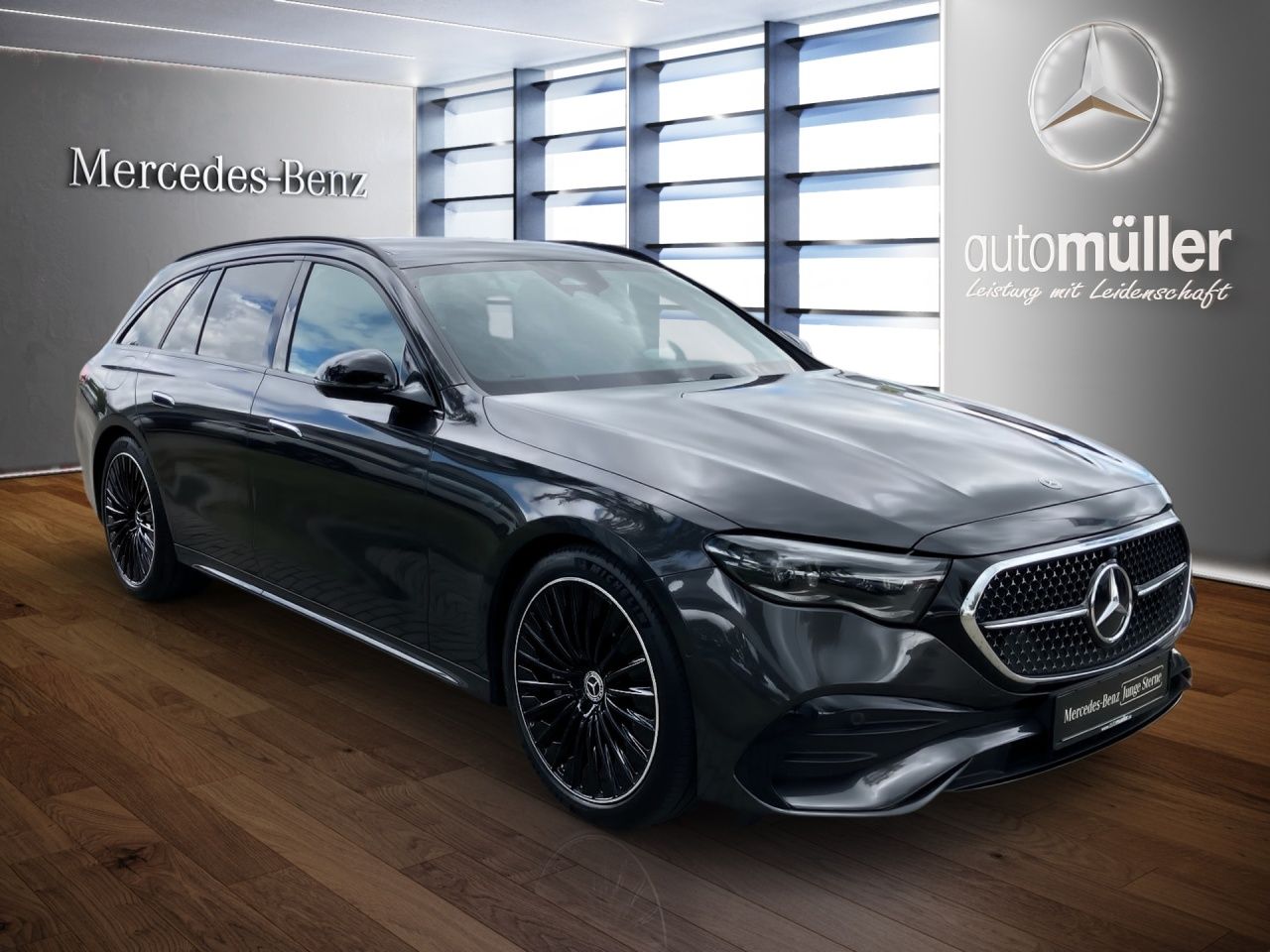Fahrzeugabbildung Mercedes-Benz E 220 d T AMG AHK Pano Night DigitalL 360° Memor