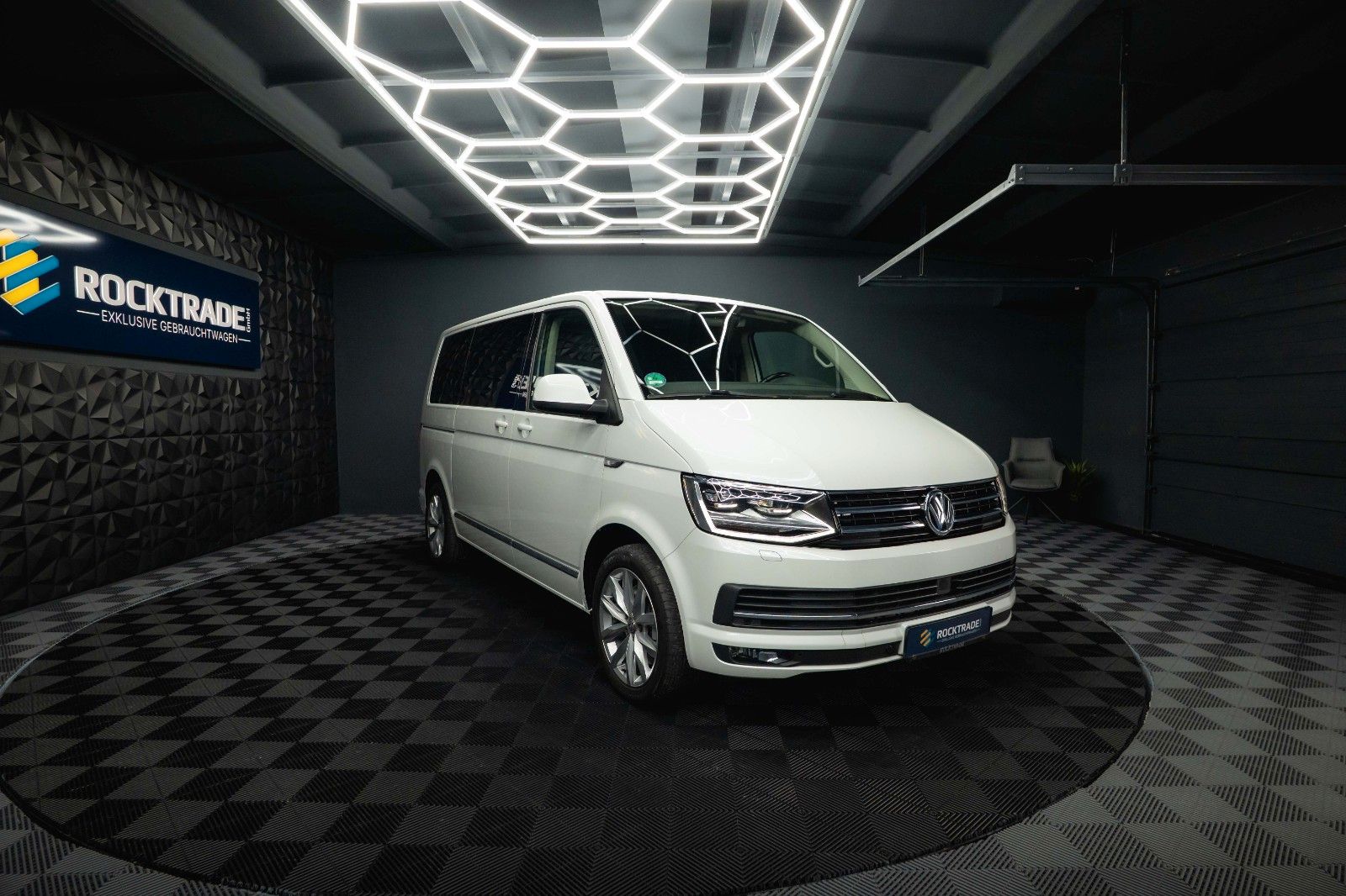 Fahrzeugabbildung Volkswagen T6 Multivan Generation Six *LED*Memory*ACC*