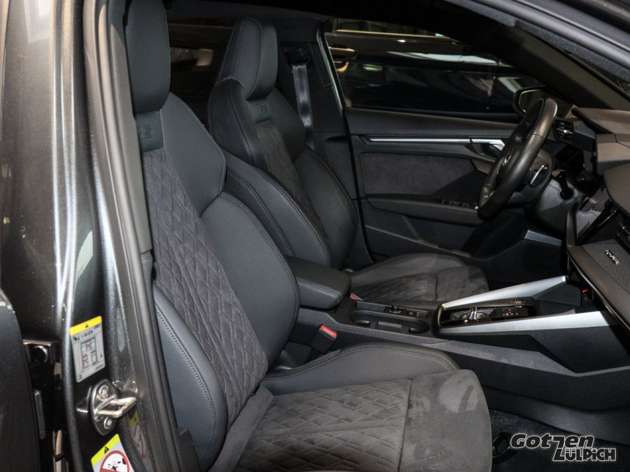 Fahrzeugabbildung Audi RS3 Sportback 2.5 TFSI Matrix LED Bluetooth Navi