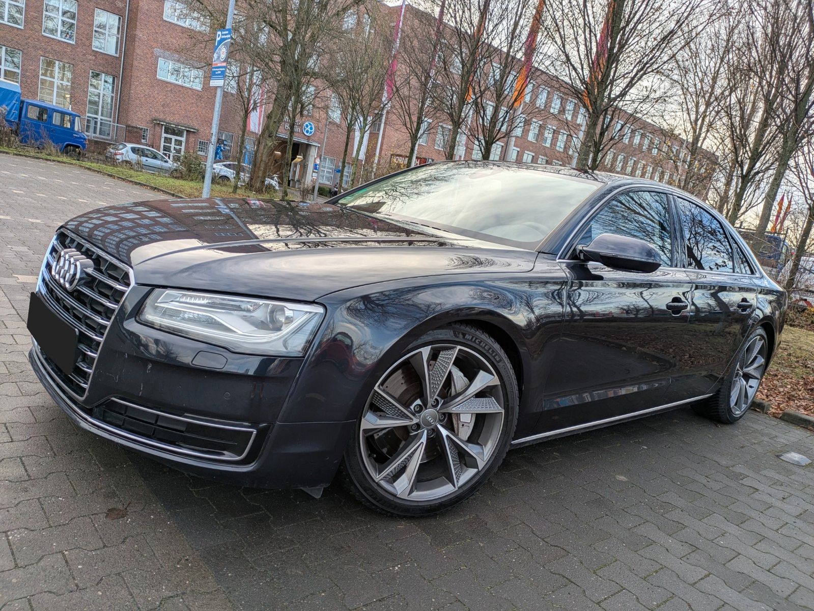 Audi A8 - 1