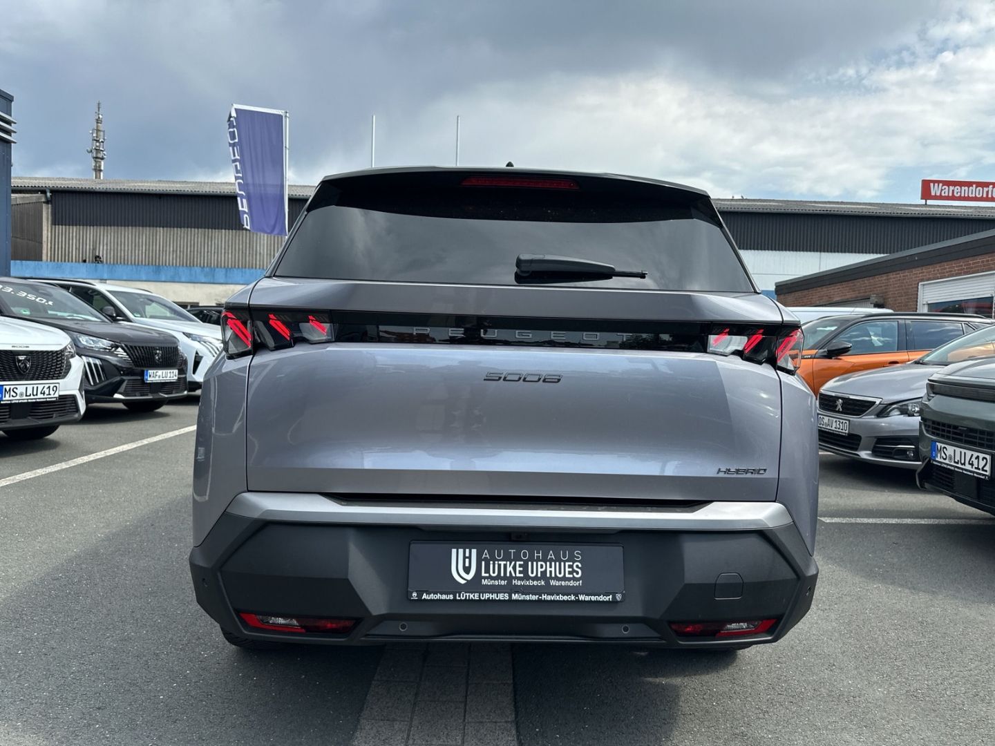 Fahrzeugabbildung Peugeot 5008 GT HYBRID 145 e-DSC6 AHK-abn. Navi ACC