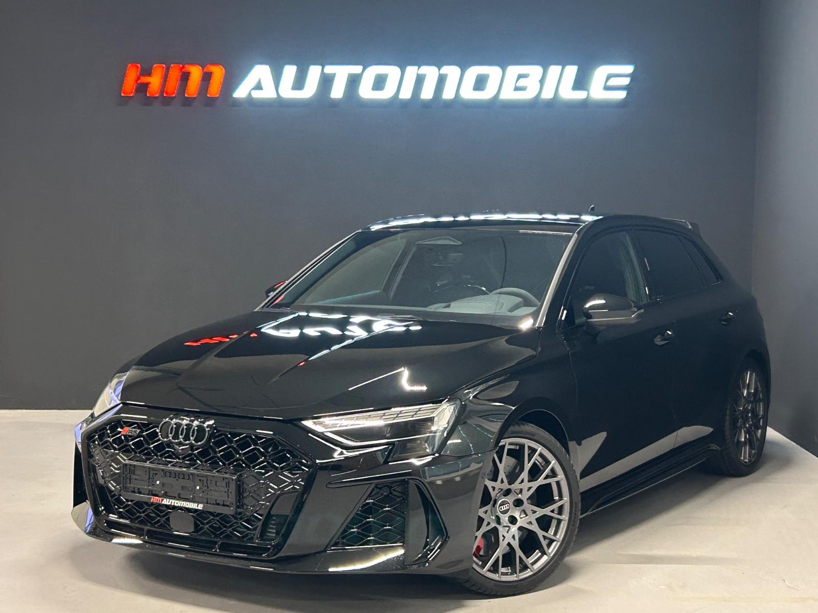 Audi RS3 SPORTBACK/RACING SEATS/PANO/360°/KERAMIK