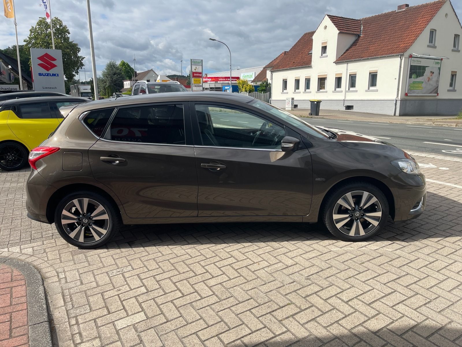 Fahrzeugabbildung Nissan Pulsar 1.2 N-Connecta Navi/AHK/Allwetterreifen