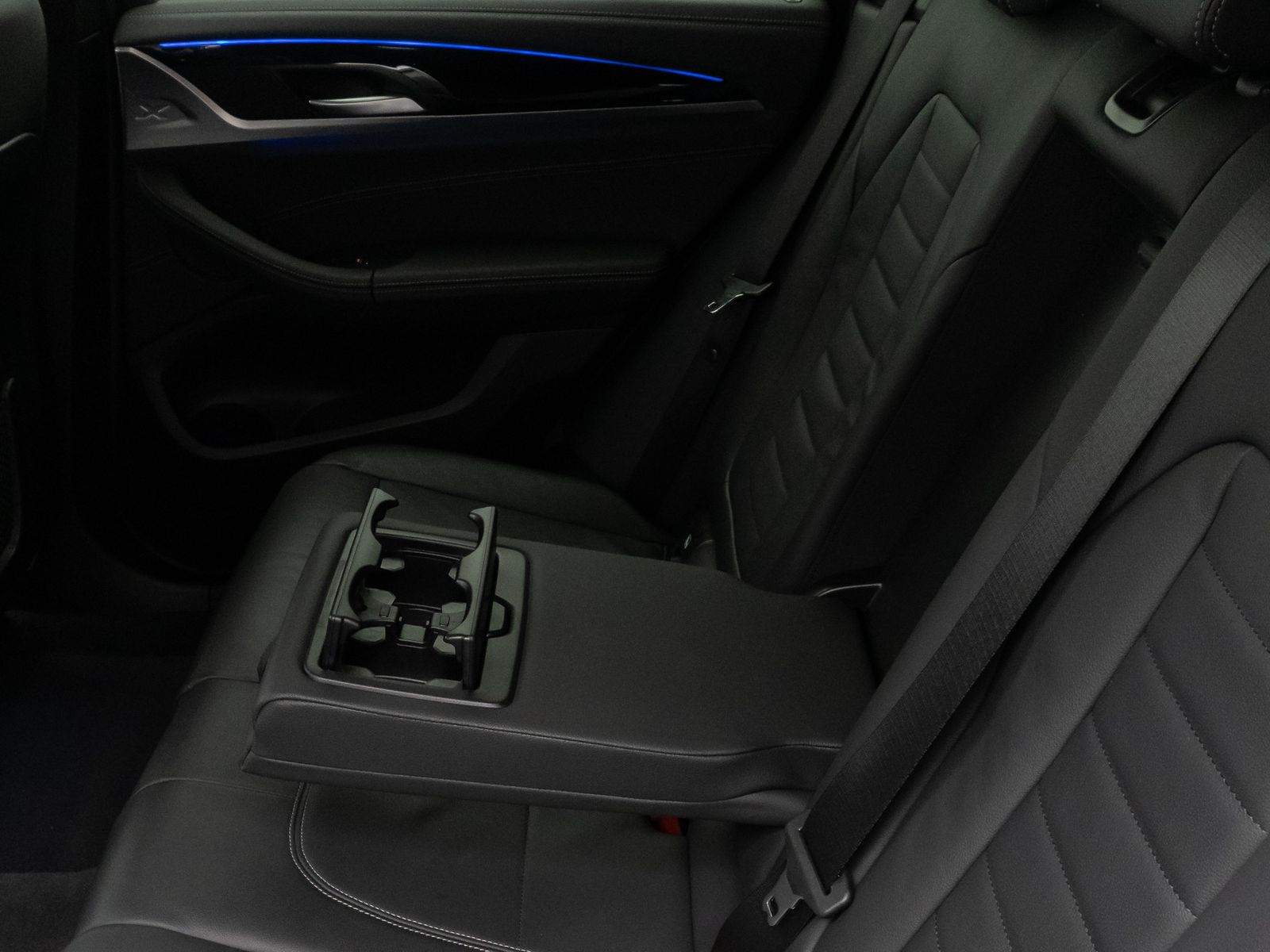 Fahrzeugabbildung BMW X3 xD20d Luxury Line DisplKey DAB Kamera AHK 18"