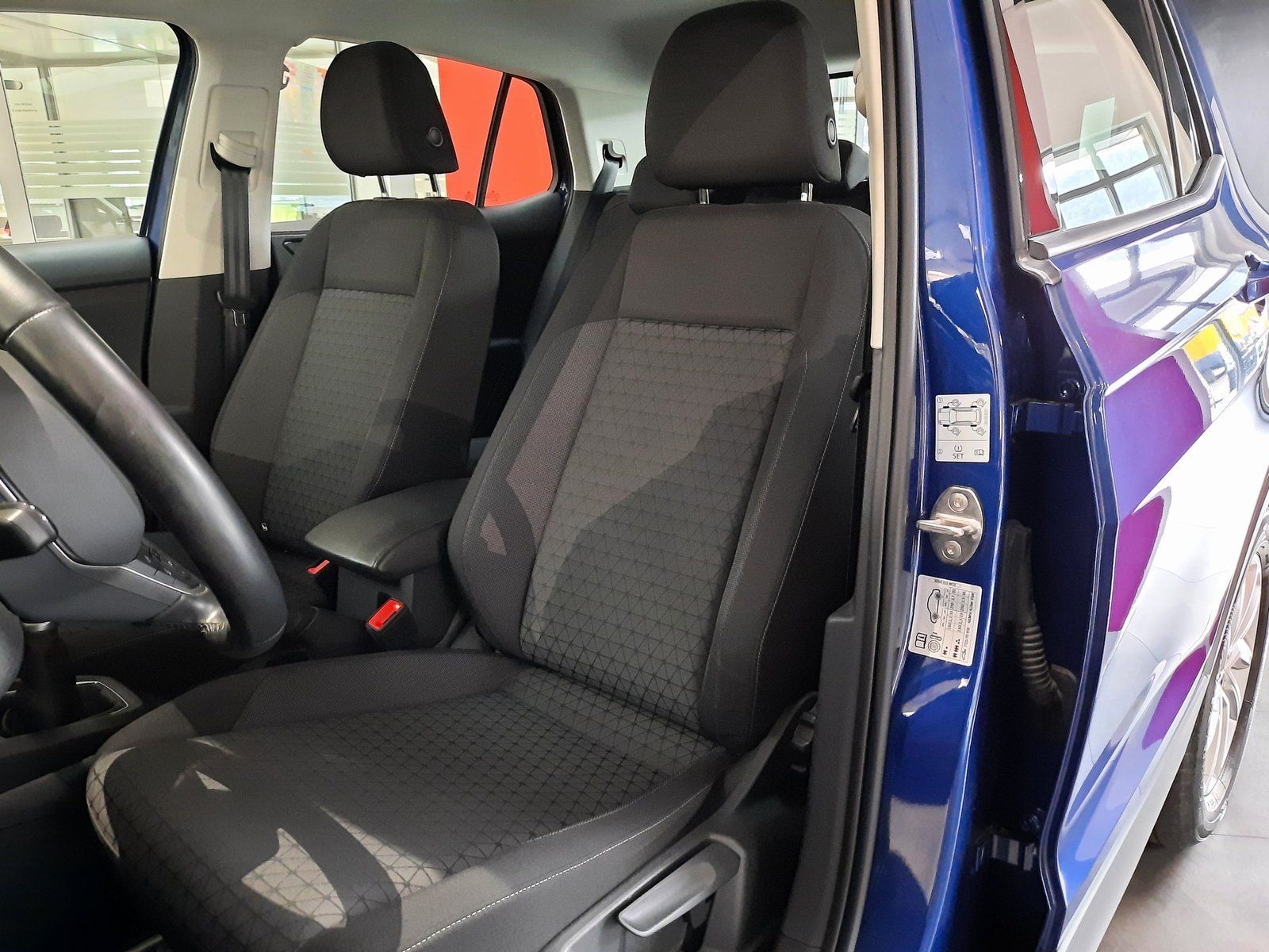 Fahrzeugabbildung Volkswagen T-Cross Life TSI *AHK*Cam*Sitzhzg*PDC*ACC*