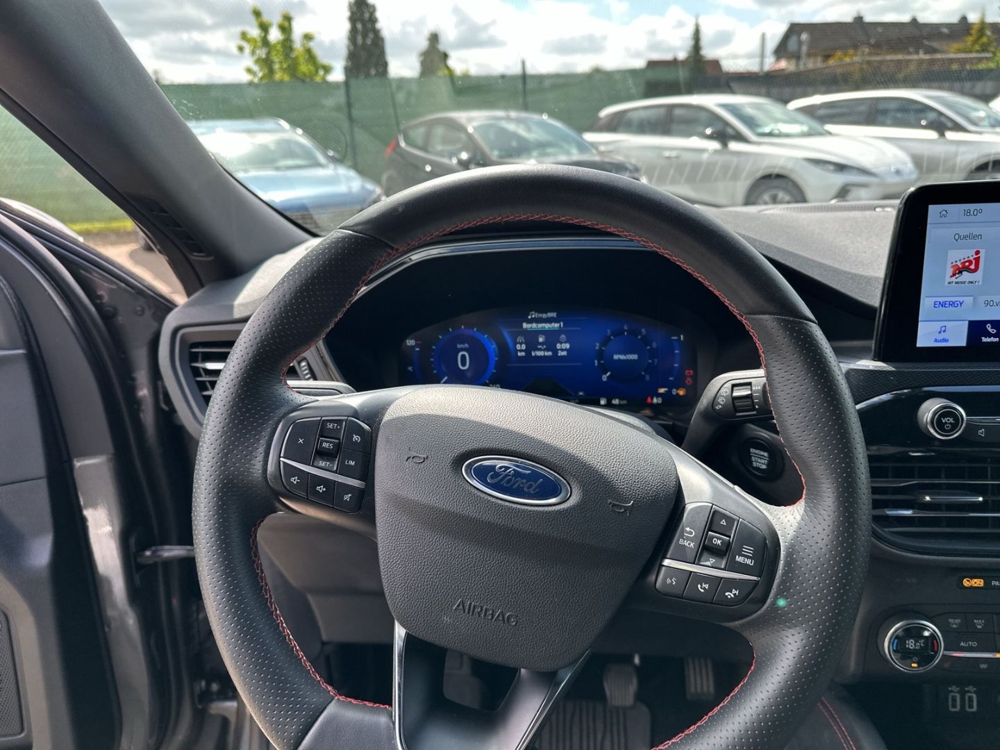 Fahrzeugabbildung Ford Kuga ST-Line X 1.5 EcoBoost EU6d HUD Navi Digita