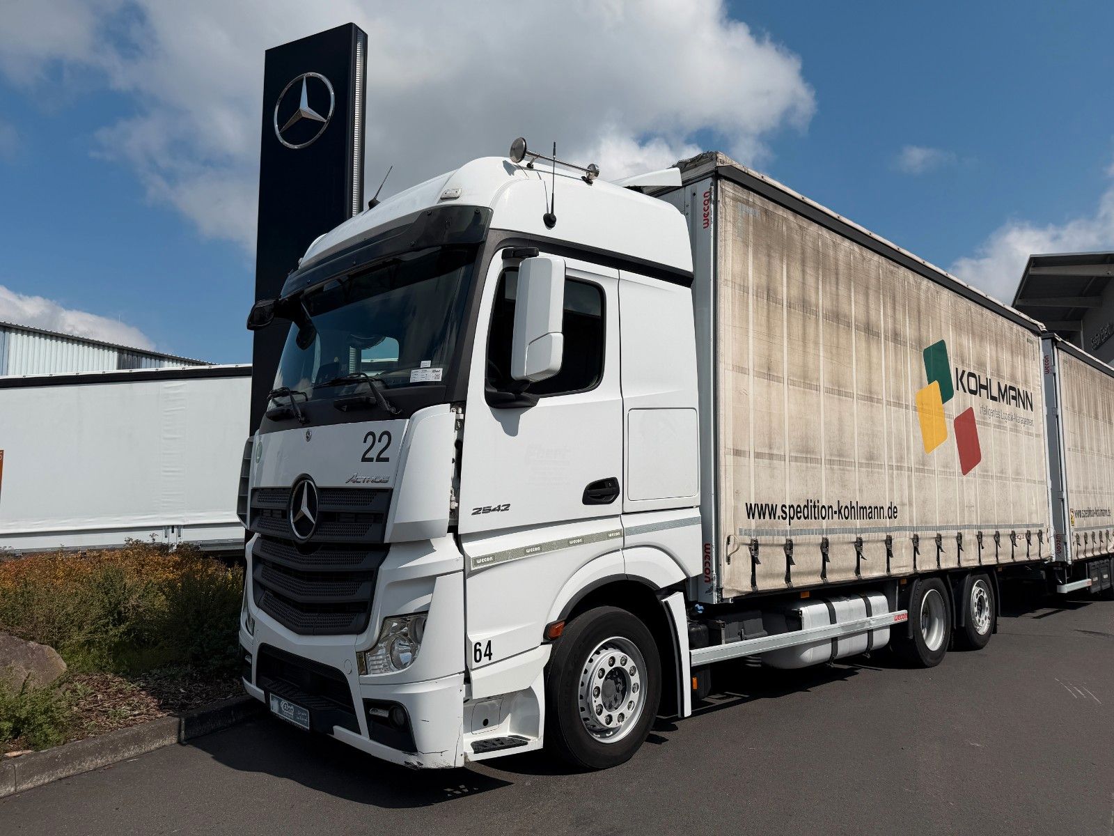 Fahrzeugabbildung Mercedes-Benz Actros 2542 L 6x2 Standklima Retarder