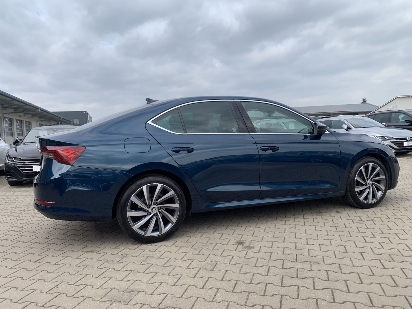 Fahrzeugabbildung SKODA Octavia 2.0 TDI*First Edition*Leder*Matrix-Beam*