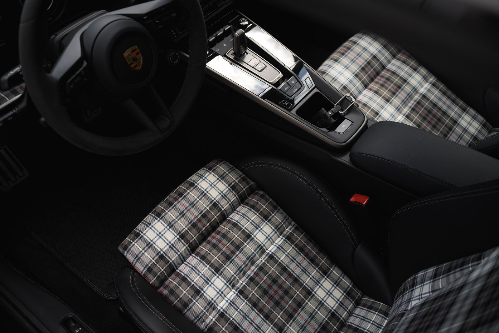 Fahrzeugabbildung Porsche 992/911 Turbo 50 Jahre-Burmester-Heritage-Inno