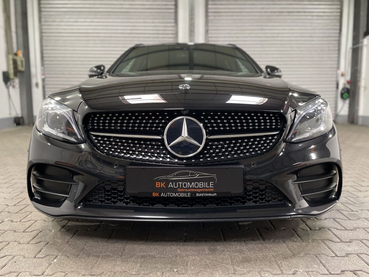 Fahrzeugabbildung Mercedes-Benz C 300 T AMG Night#LED#Mbux#360°#M-Beam#Burmester