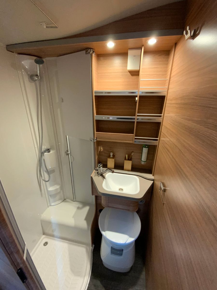 Fahrzeugabbildung Weinsberg CaraSuite 650 MEG