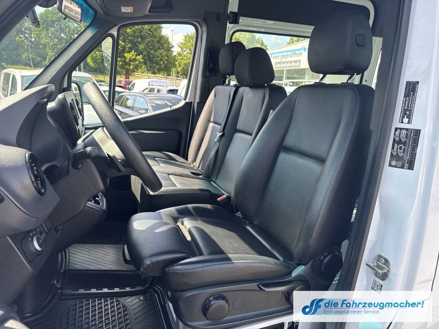 Fahrzeugabbildung Mercedes-Benz Sprinter III Tourer RWD AWD 315 CDI L2 DAB SHZ