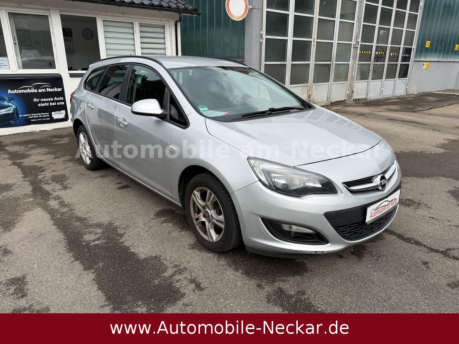 Opel Astra 2013 — interior