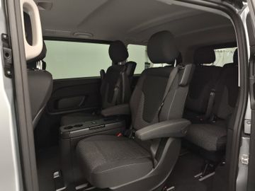 Mercedes V 220 - 12