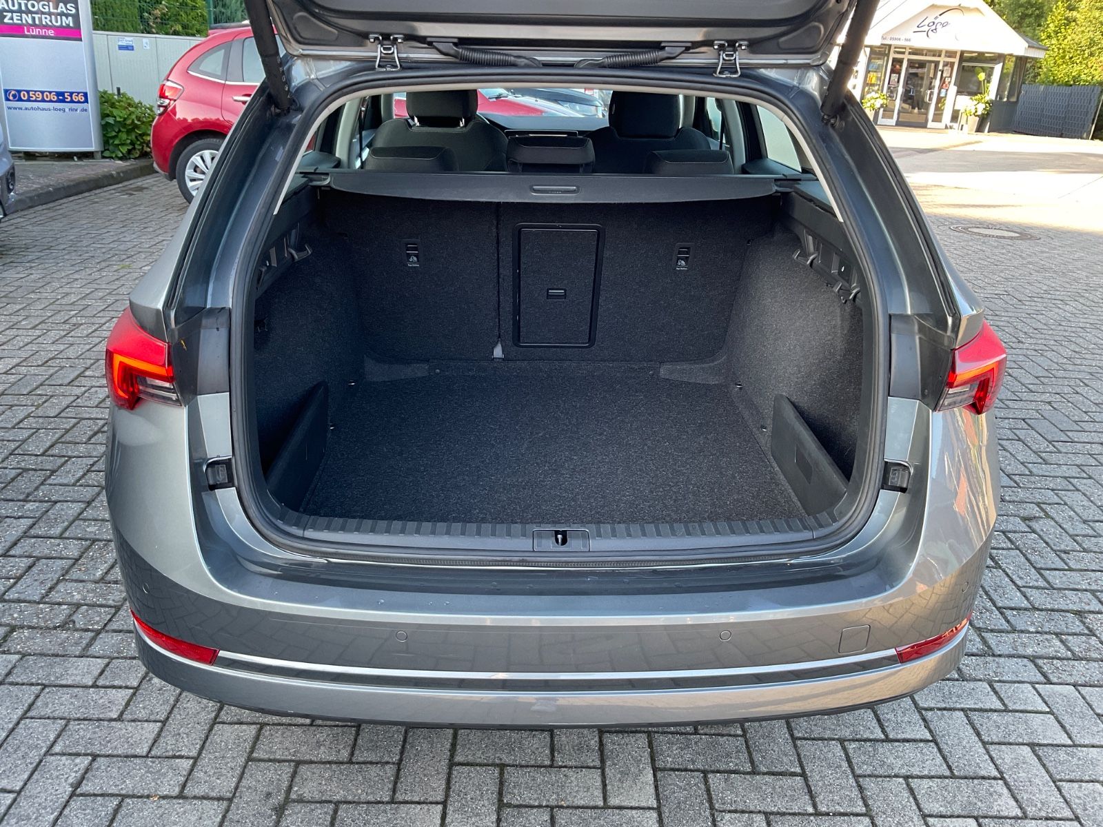 Fahrzeugabbildung SKODA Octavia Kombi 1.5 TSI e-TEC DSG,Kamera,Navi,LED