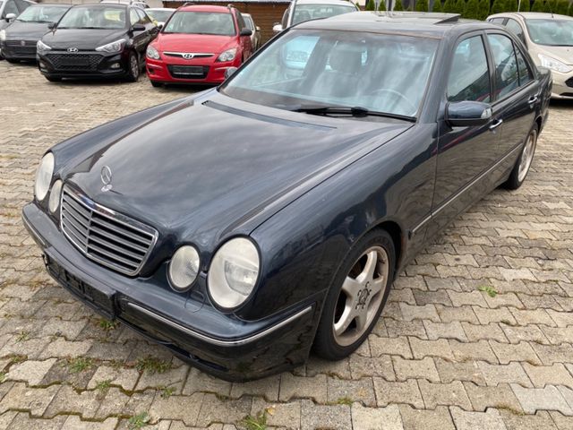 Mercedes-Benz E 240 AVANTGARDE