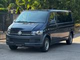 Volkswagen T6 Transporter Kombi Kombi lang 9-Sitze /RKamera - : Standheizung, Kleinbus