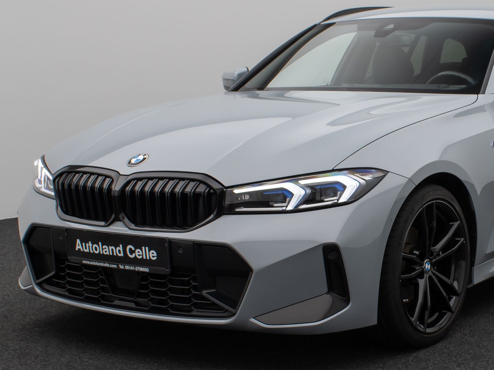 Fahrzeugabbildung BMW 320d M Sport Kamera DAB HiFi HUD Stop&Go Komfort