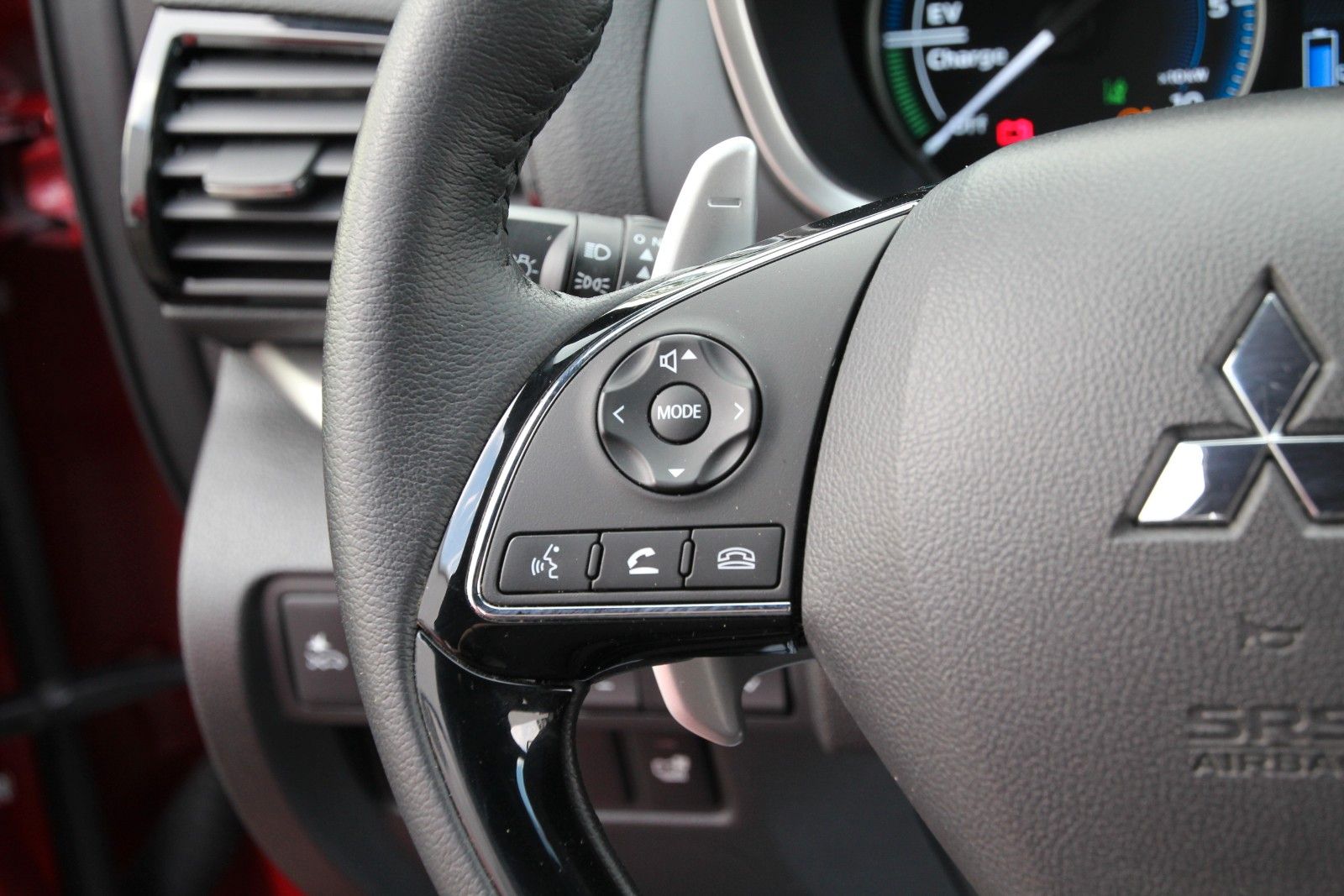 Fahrzeugabbildung Mitsubishi Eclipse Cross Plus Hybrid 4WD
