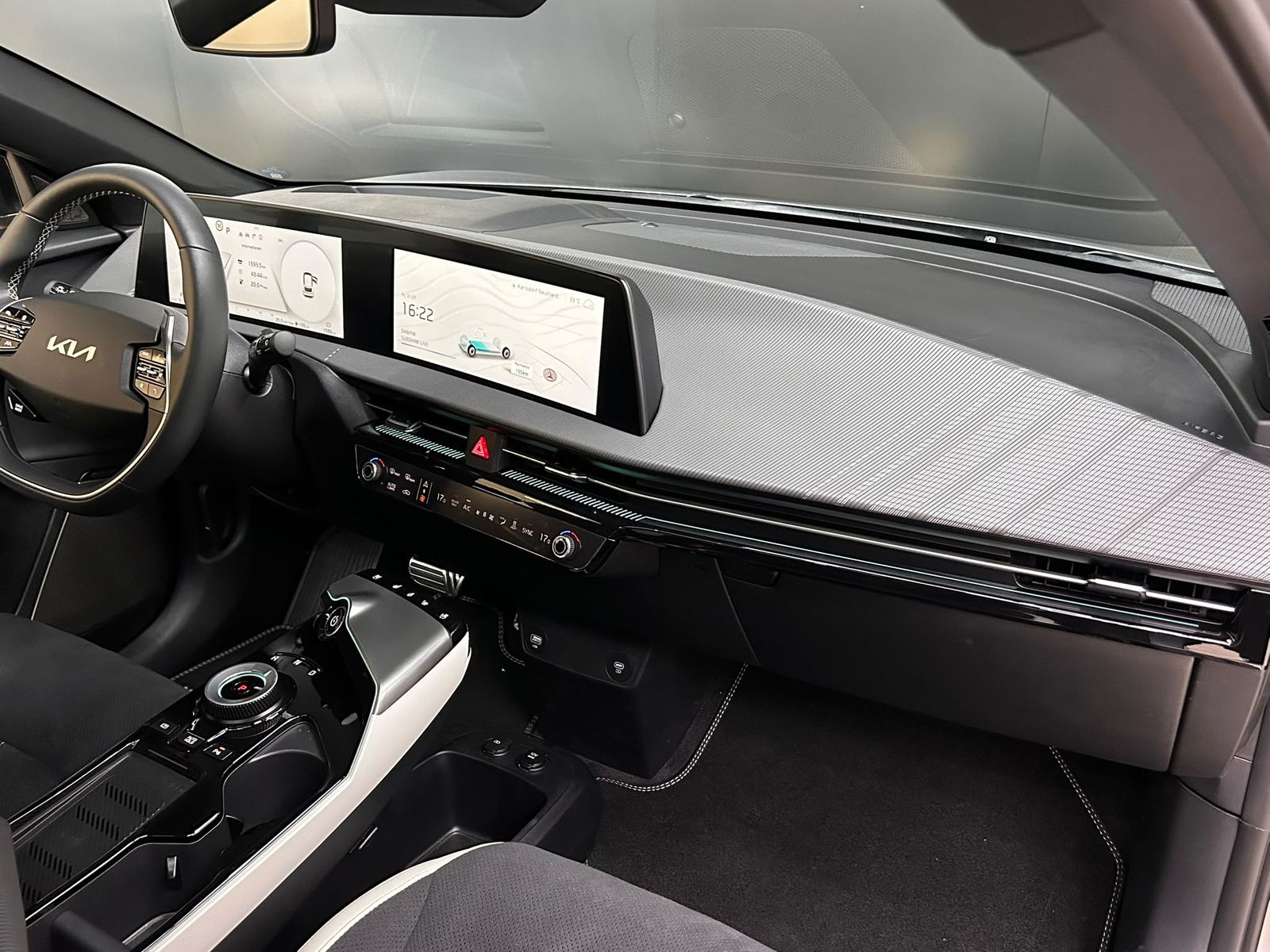 Fahrzeugabbildung Kia EV6 GT Line 4WD >PANO+LED+SHZ+HEAD+ACC+WP+360°+