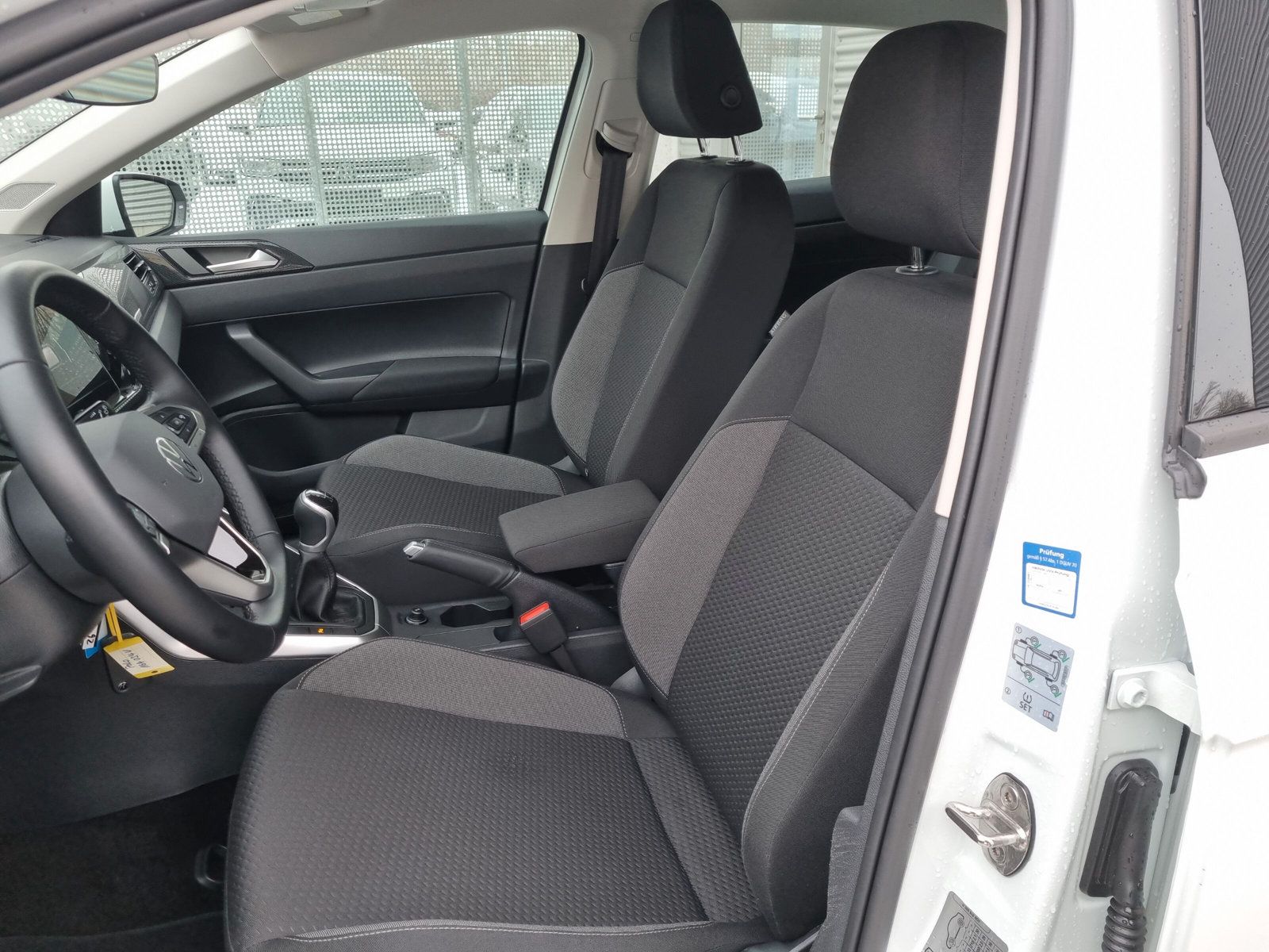 Fahrzeugabbildung Volkswagen Polo 1.0 Life LED DAB PDC