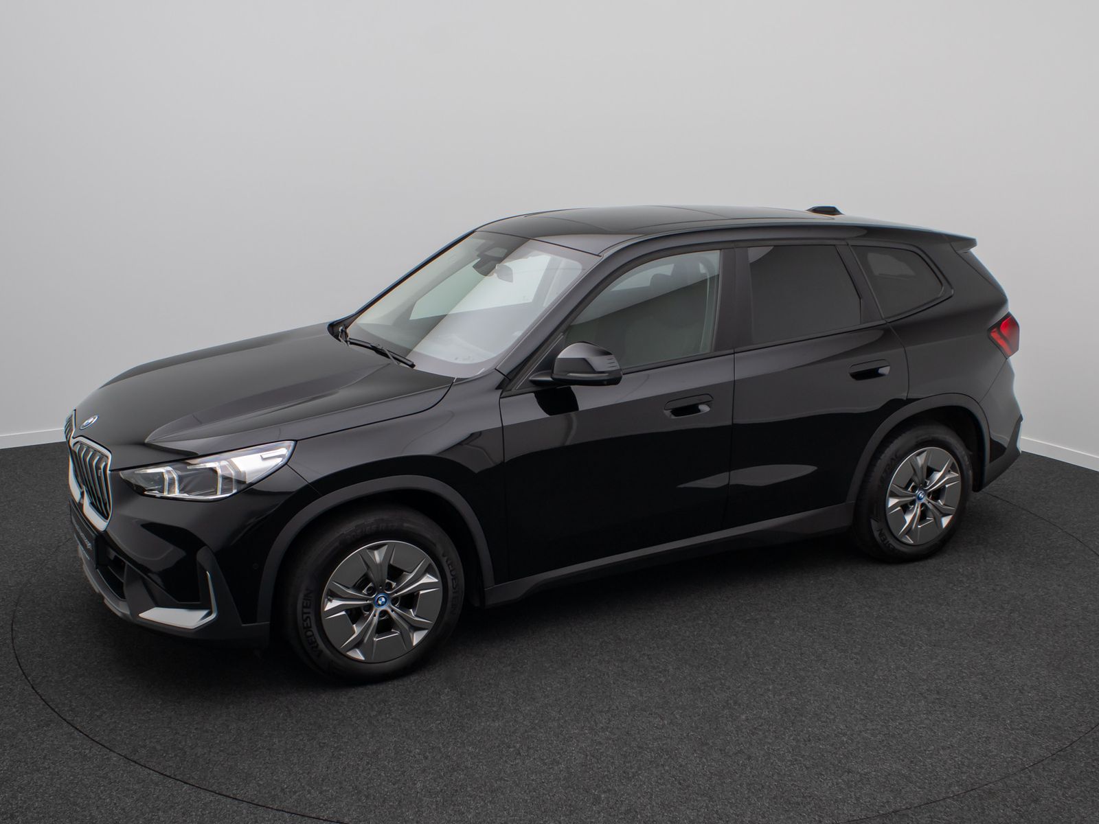 Fahrzeugabbildung BMW iX1 xD30 Panorama 360° HUD DAB H/K Komfort Sport