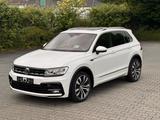 Volkswagen Tiguan 2.0 TDI DSG 4MOTION R-LINE Leder Pano AHK
