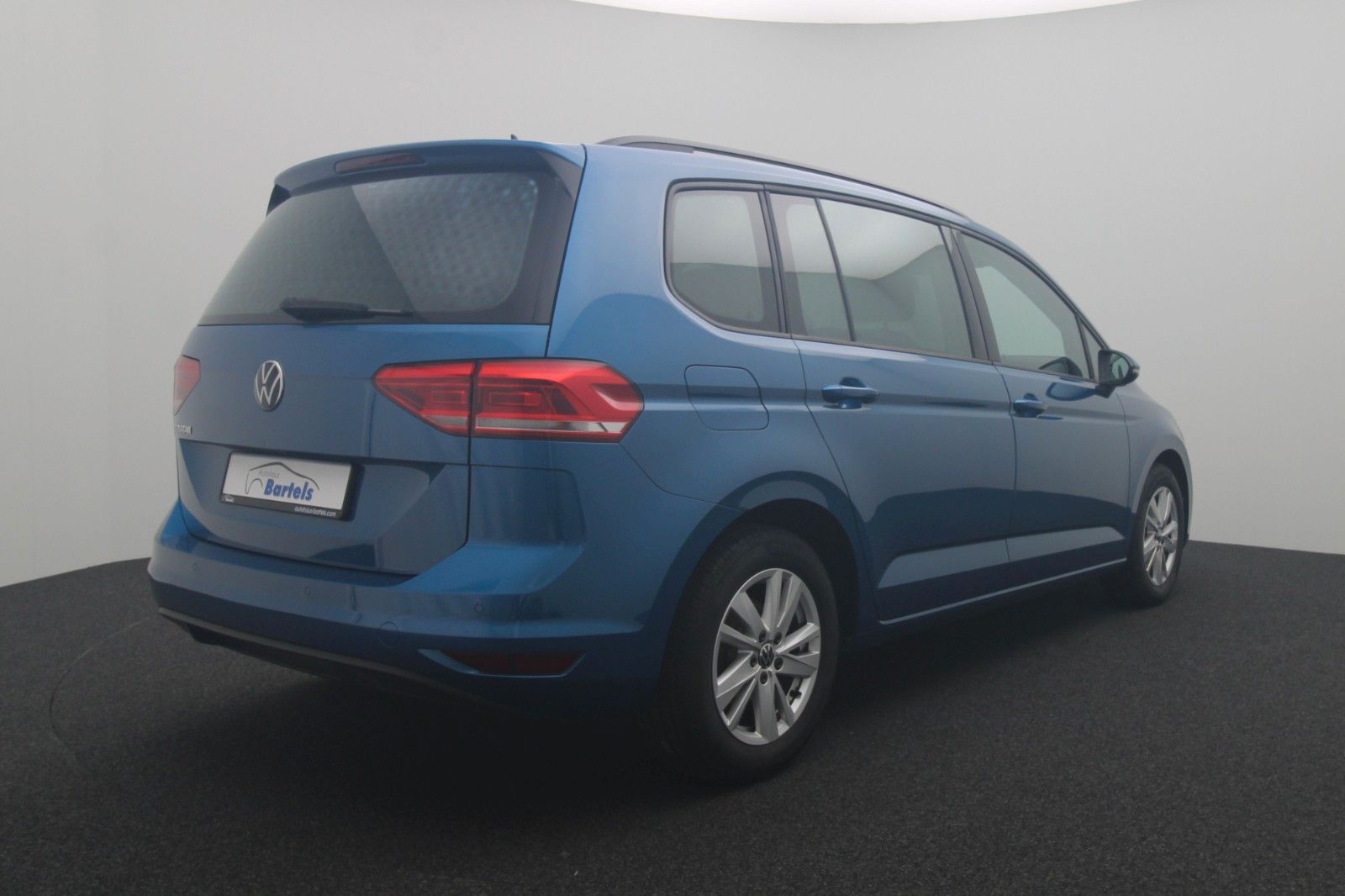 Fahrzeugabbildung Volkswagen Touran Comfortline ACC AHK Panorama7Sitze