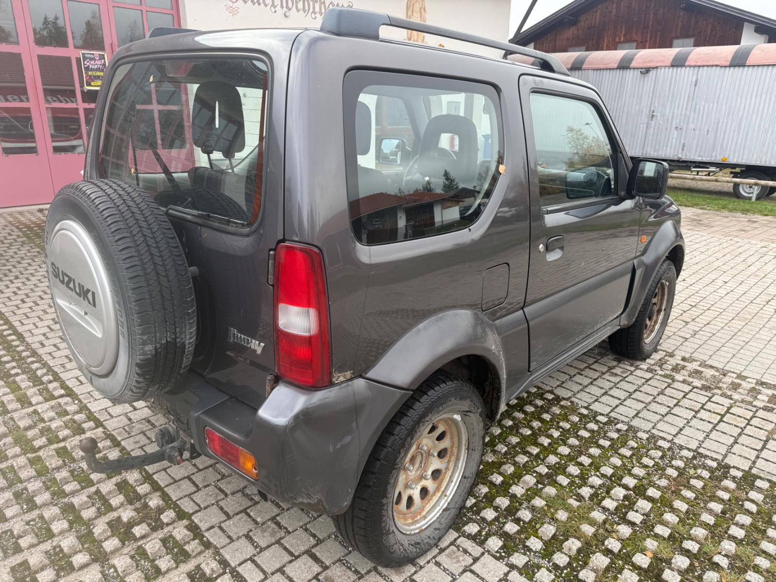 Suzuki Jimny 2009 — салон