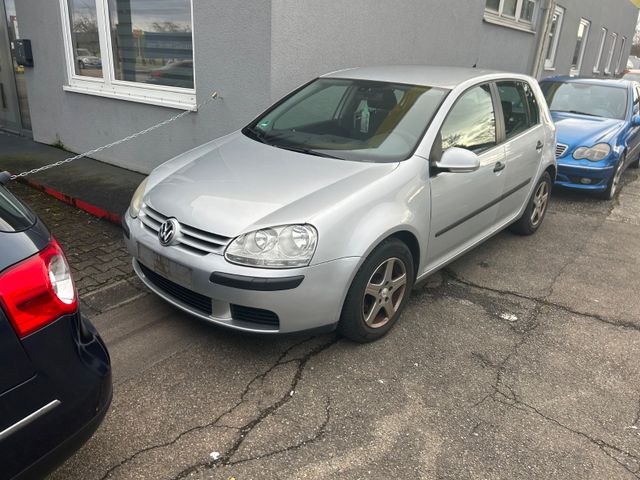 Volkswagen Golf 1.6 FSI Goal