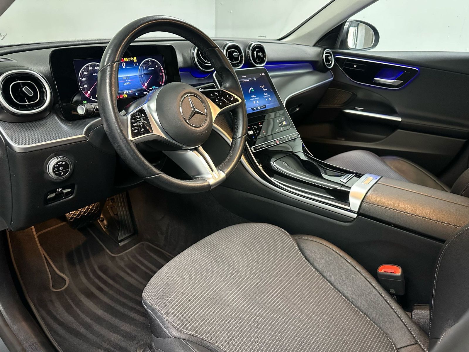Fahrzeugabbildung Mercedes-Benz C 220 d T Autom. AVANTGARDE*PANO*KAMERA*LED*SPUR
