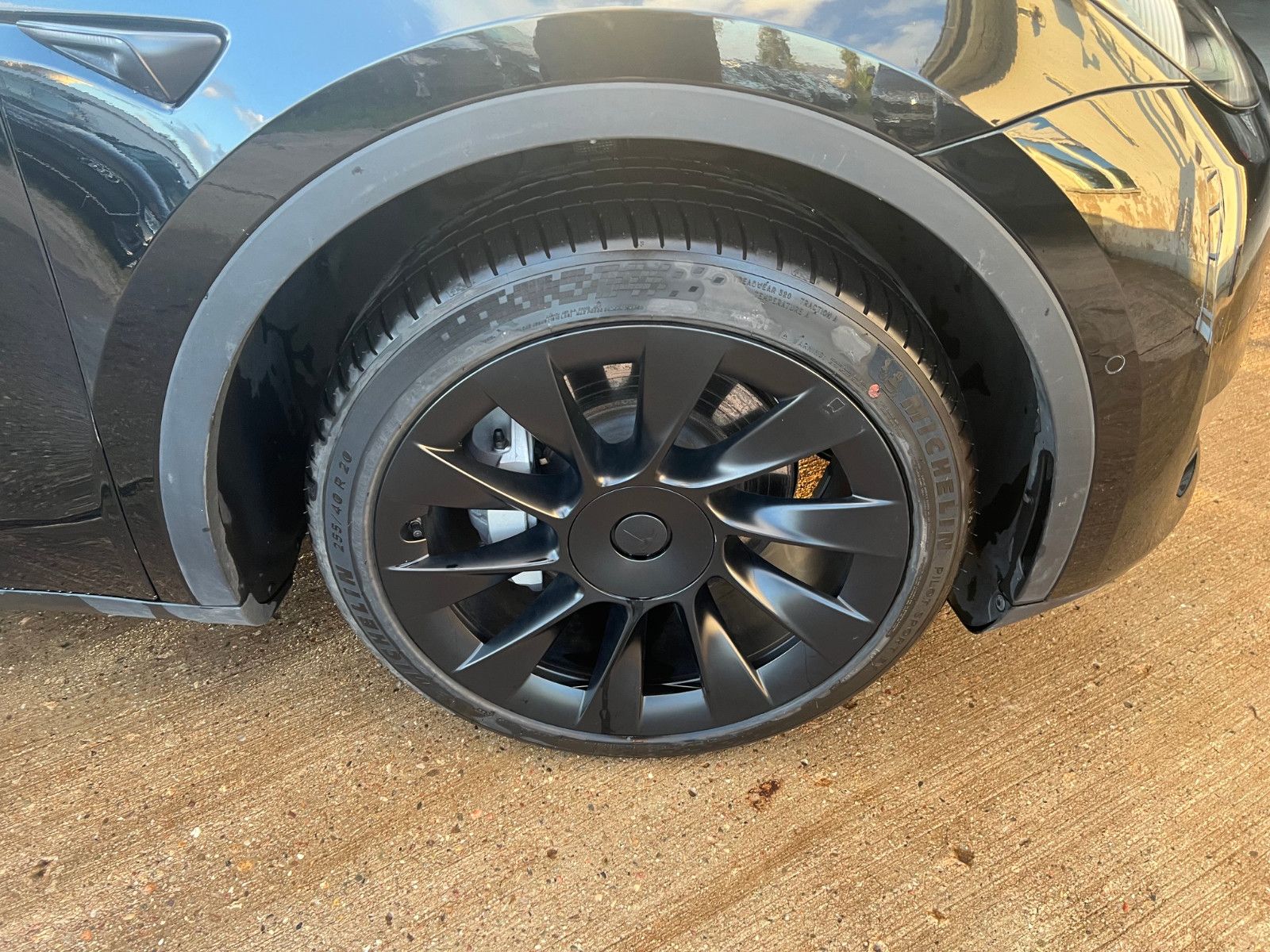 Tesla Model Y Long Range Allrad Leder Kamera 360, 21 foto 25