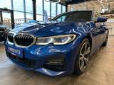 BMW 330 i Touring xDrive M Sport *1. Hand*Klima*Navi - BMW 330 mit Benzin-Antrieb: Kombi, 330i