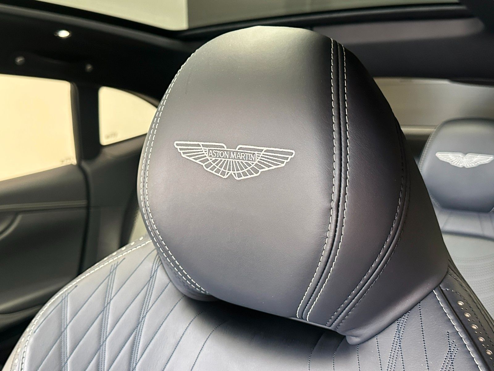 Aston Martin DBX707-Aluminite Silver-Standheizung-Leder foto 11