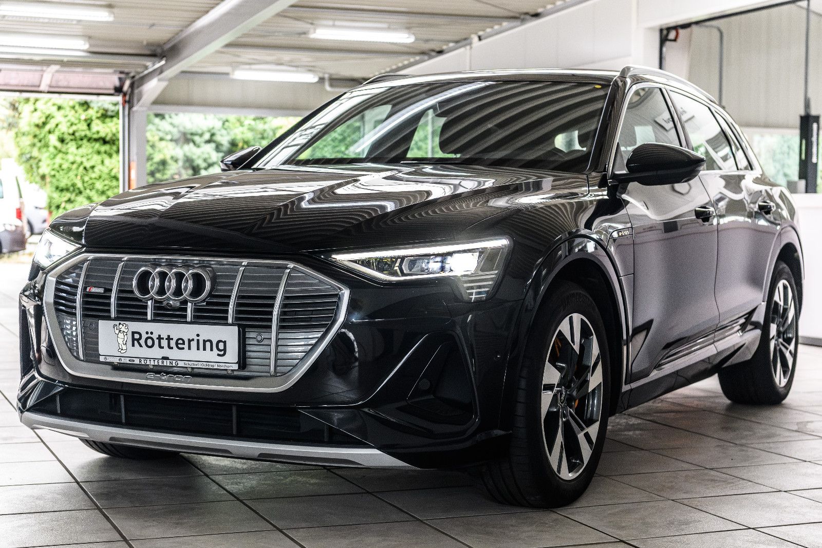 Fahrzeugabbildung Audi e-tron 55 quattro S line NAVI+LED+SZH