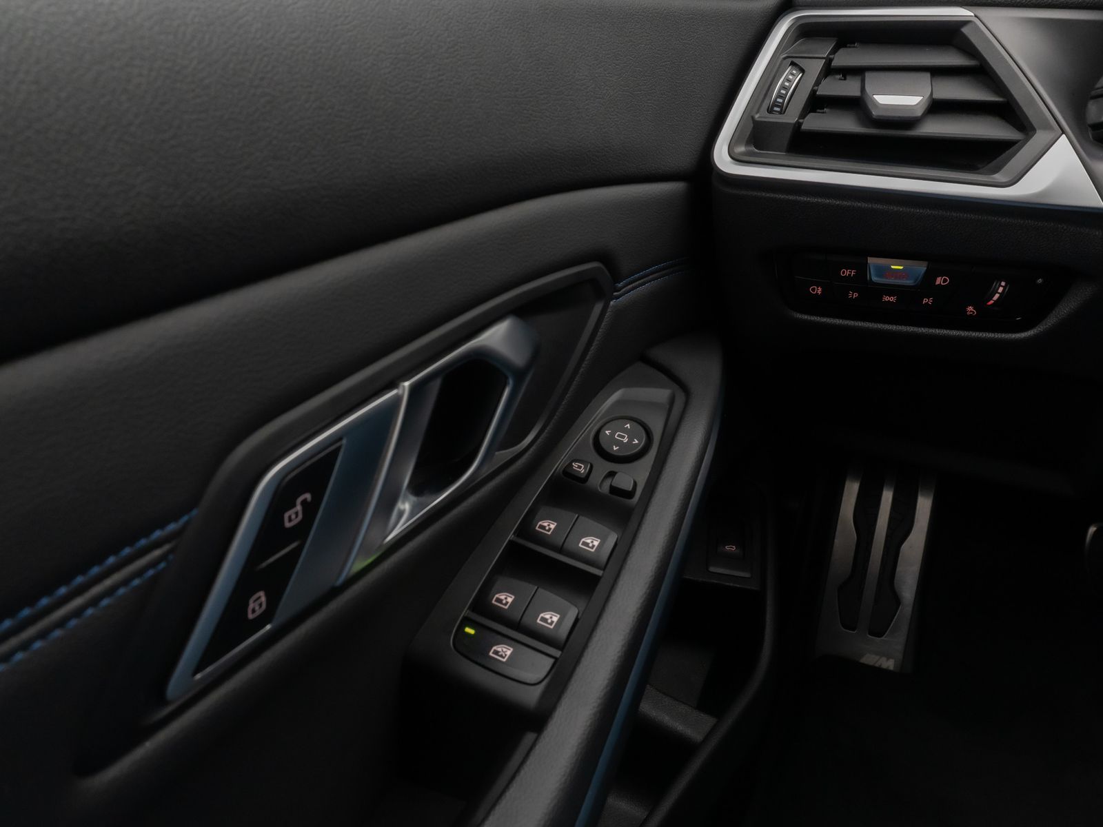 Fahrzeugabbildung BMW 320d M Sport Kamera HUD DAB H/K Komfort 19Zoll