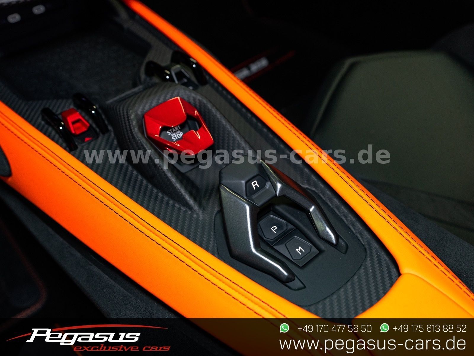 LAMBORGHINI Revuelto - 37