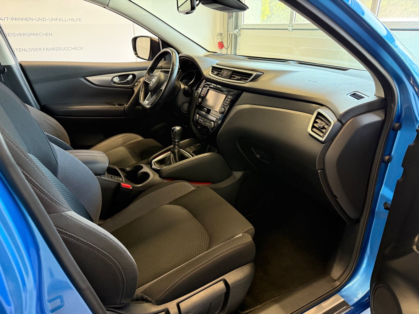 Fahrzeugabbildung Nissan Qashqai N-Connecta, 360° Kamera, Navi, Winterpa.