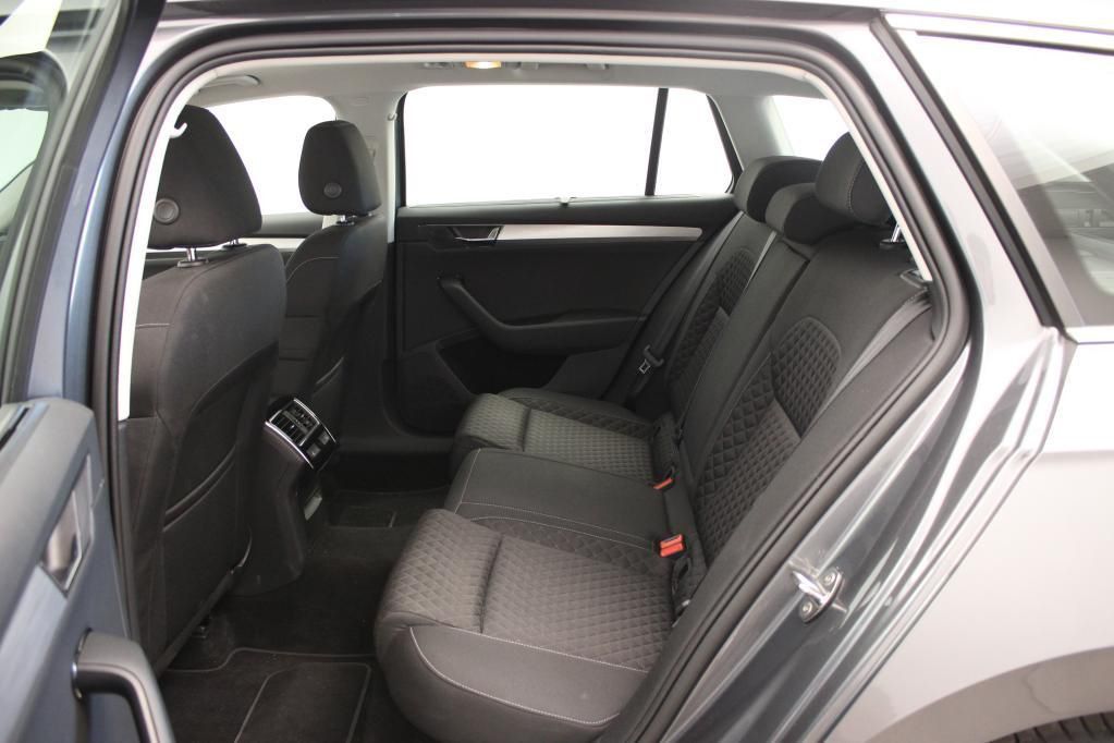 Skoda Superb iV Combi Ambition 1.4 TSI 160kW AHK*Pano