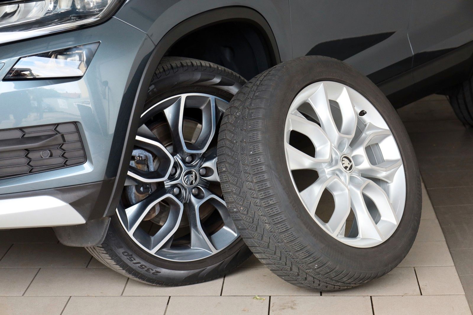 Fahrzeugabbildung SKODA Kodiaq Scout 4x4 7Si,TLeder,Navi,LED,Kamera,AHK